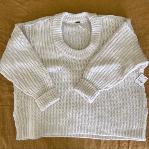 Free People oversized sweater - Picture 2 of 3